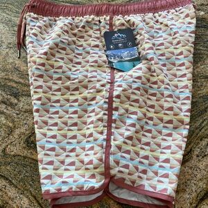 Mens XL Swim Trunks Mountain & Isles Multicolor Geometric Lined Drawstring NWT